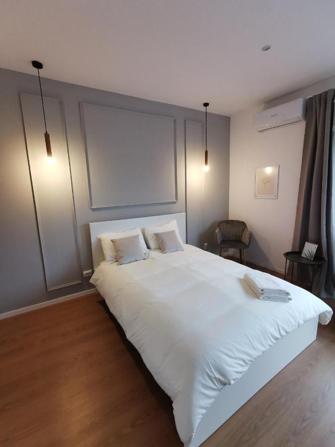 On The River Ultra Central Suites بوخارست المظهر الخارجي الصورة