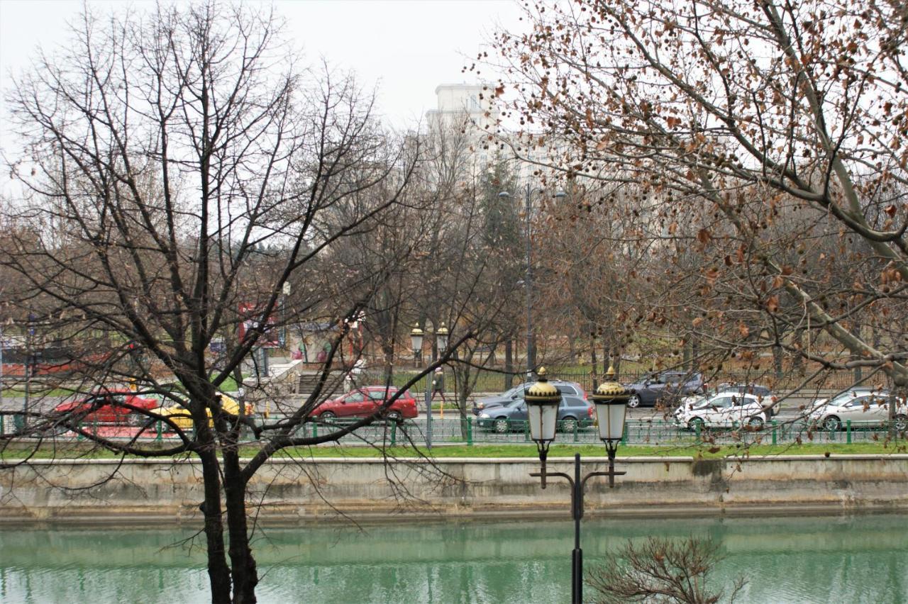 On The River Ultra Central Suites بوخارست المظهر الخارجي الصورة