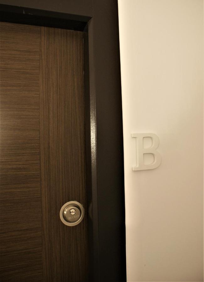 On The River Ultra Central Suites بوخارست المظهر الخارجي الصورة