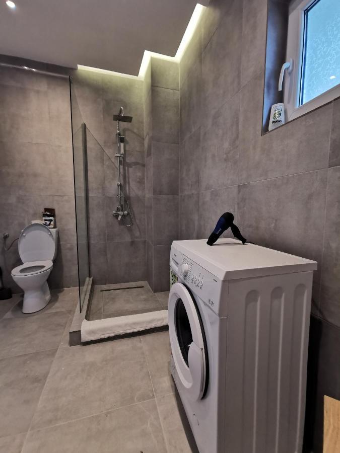 On The River Ultra Central Suites بوخارست المظهر الخارجي الصورة