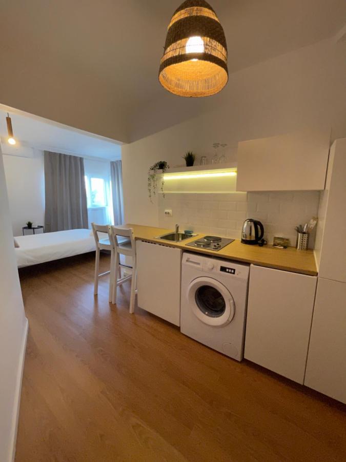 On The River Ultra Central Suites بوخارست المظهر الخارجي الصورة