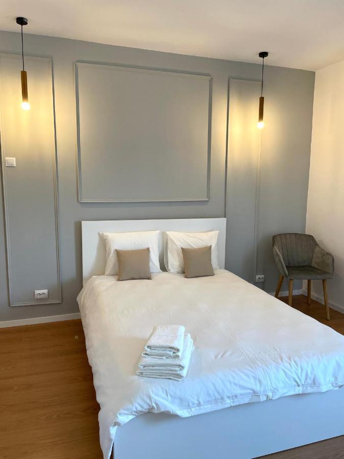 On The River Ultra Central Suites بوخارست المظهر الخارجي الصورة
